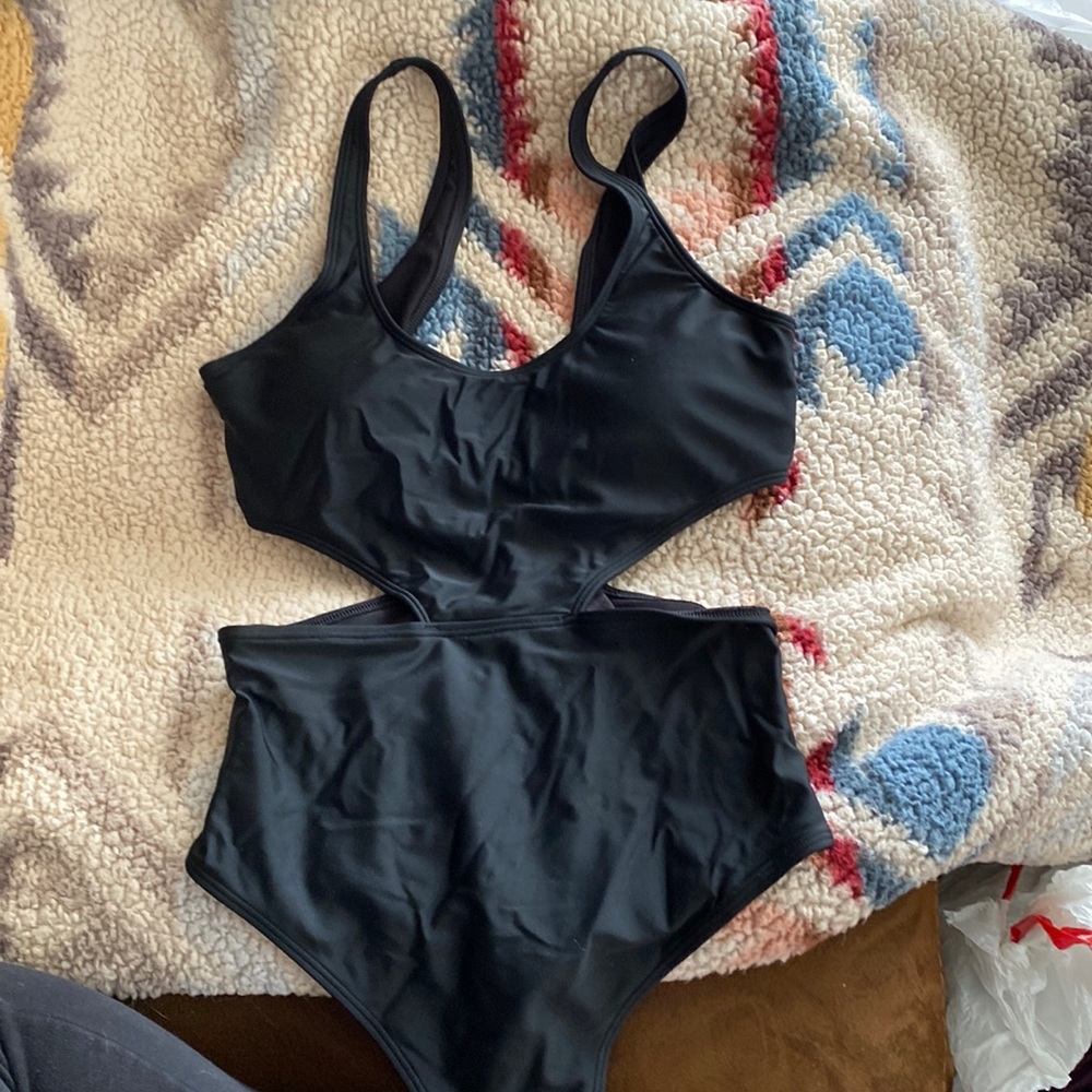 Black one piece aerie swimsuit